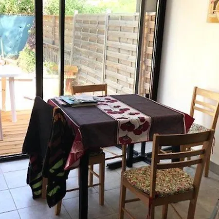 Villa Cap D'agde, 4 Pieces, 4 Personnes - Fr-1-607-180 *